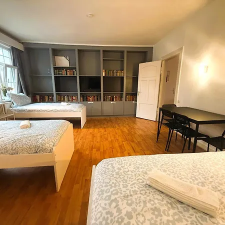 Handwerker Residenz דירה לנגריך